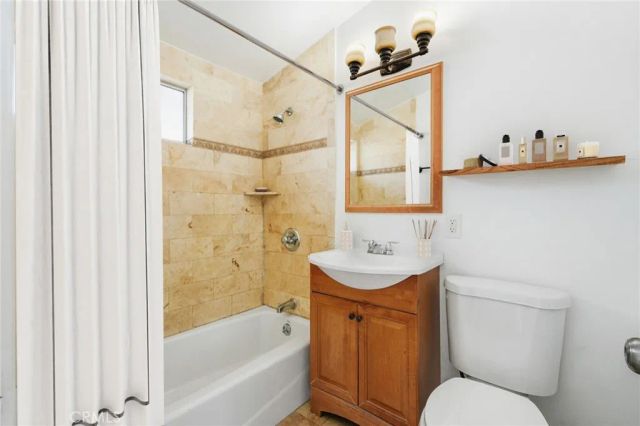 20321 Hamlin Street, Winnetka, CA 91306