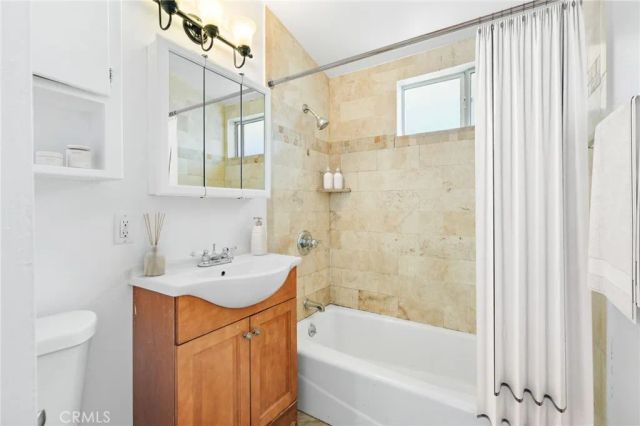 20321 Hamlin Street, Winnetka, CA 91306