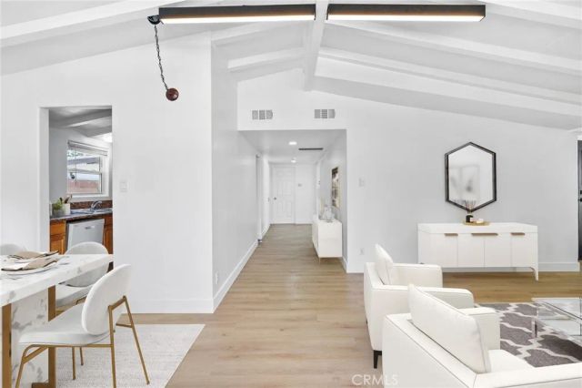 20321 Hamlin Street, Winnetka, CA 91306