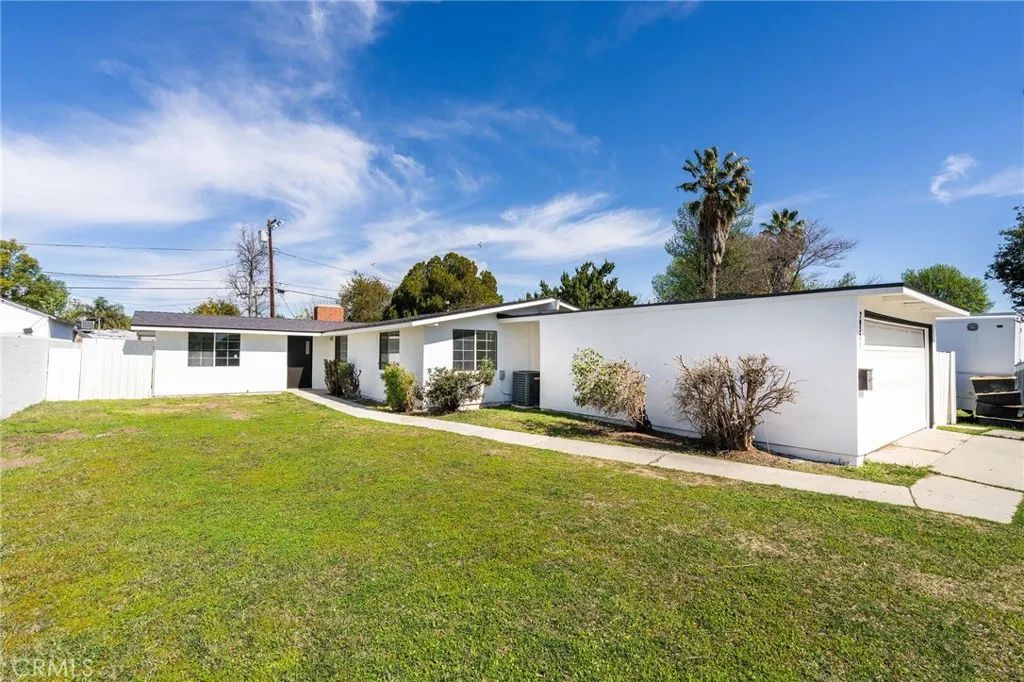 20321 Hamlin Street, Winnetka, CA 91306