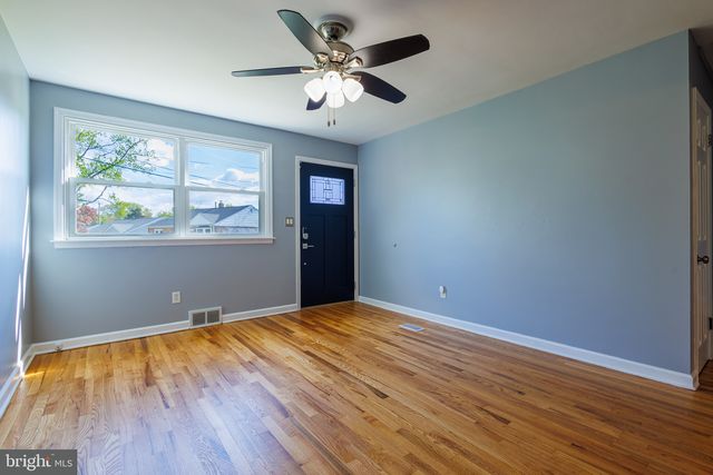 303 SILVERBROOK DR, Wilmington, DE 19804