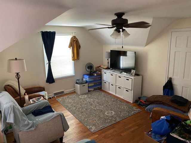 6472 Pierce Street, Omaha, NE 68106