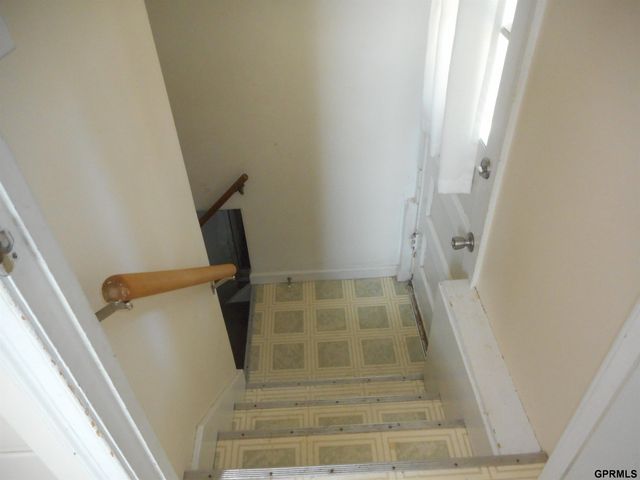 6472 Pierce Street, Omaha, NE 68106