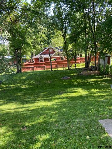 6472 Pierce Street, Omaha, NE 68106