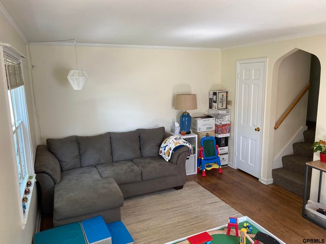 6472 Pierce Street, Omaha, NE 68106