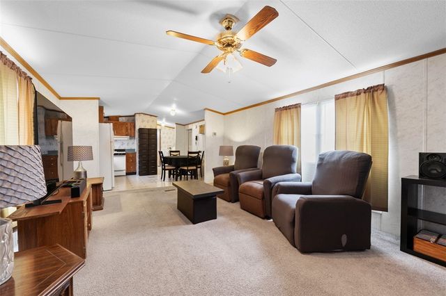 35 Circle Dr, Finleyville, PA 15332