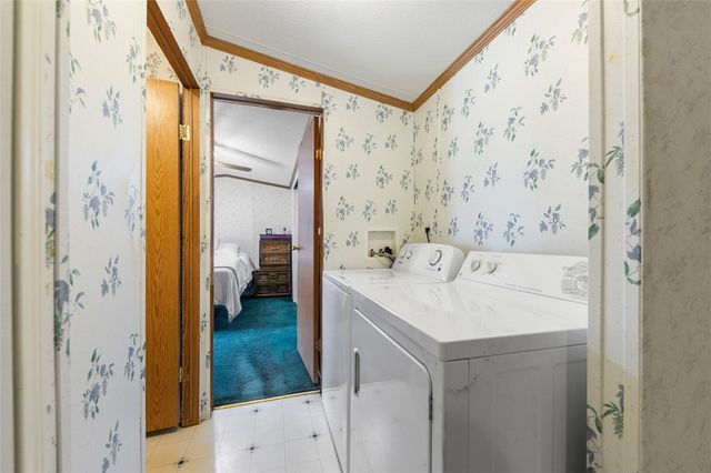 35 Circle Dr, Finleyville, PA 15332