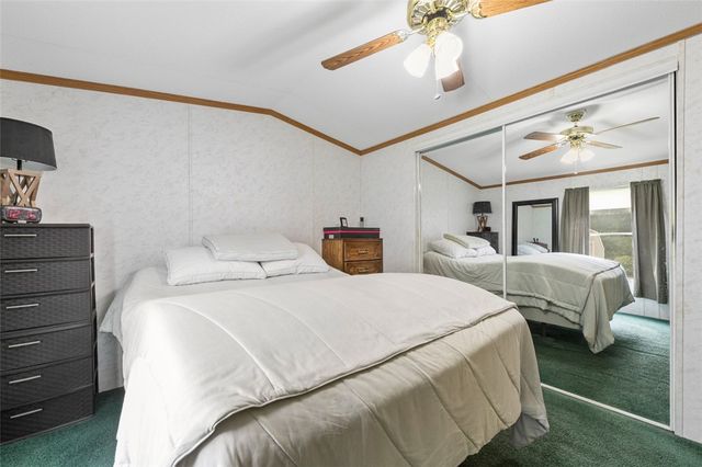 35 Circle Dr, Finleyville, PA 15332