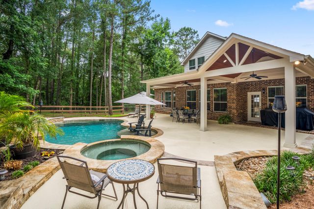 11010 Crawford Circle, Montgomery, TX 77316