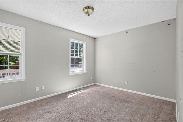8 Hinkle Street, Thomasville, NC 27360
