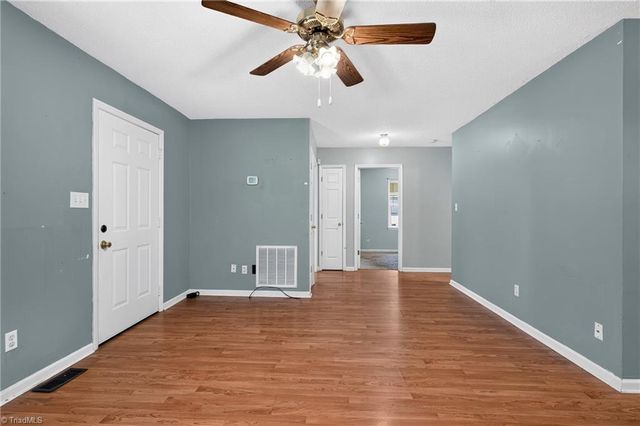 8 Hinkle Street, Thomasville, NC 27360