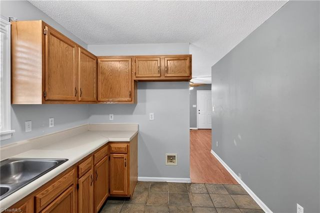 8 Hinkle Street, Thomasville, NC 27360