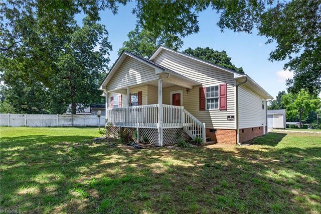8 Hinkle Street, Thomasville, NC 27360
