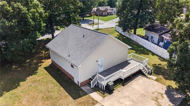 8 Hinkle Street, Thomasville, NC 27360