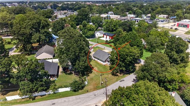 8 Hinkle Street, Thomasville, NC 27360