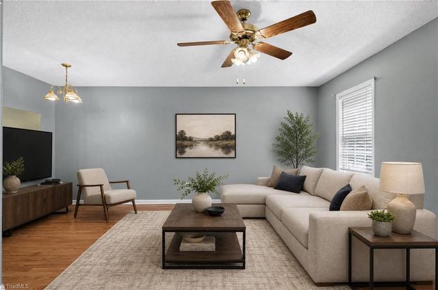 8 Hinkle Street, Thomasville, NC 27360
