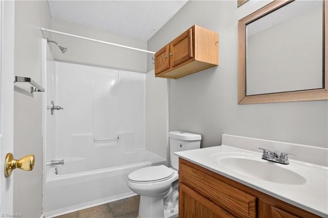 8 Hinkle Street, Thomasville, NC 27360