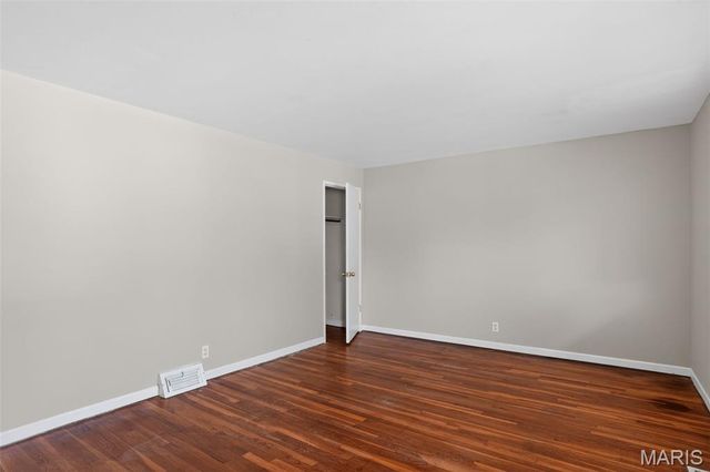 1736 Keelen Drive, St Louis, MO 63136