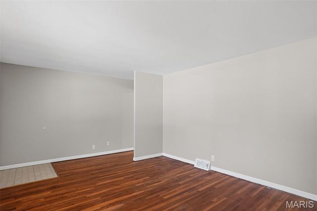 1736 Keelen Drive, St Louis, MO 63136