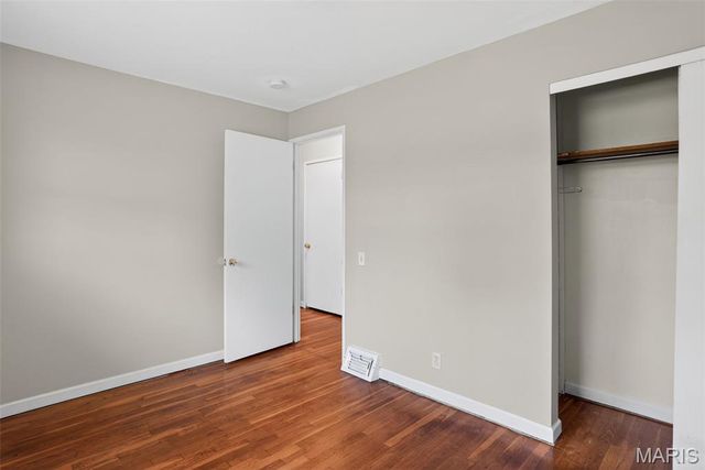 1736 Keelen Drive, St Louis, MO 63136