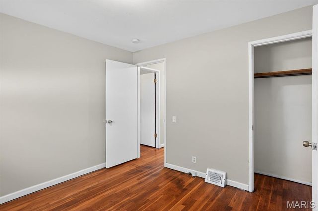 1736 Keelen Drive, St Louis, MO 63136