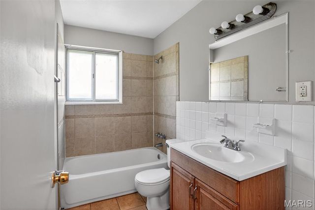 1736 Keelen Drive, St Louis, MO 63136