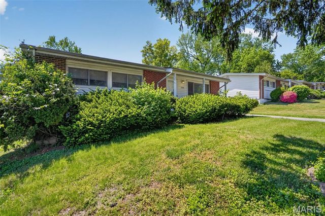 1736 Keelen Drive, St Louis, MO 63136