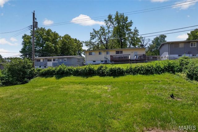 1736 Keelen Drive, St Louis, MO 63136
