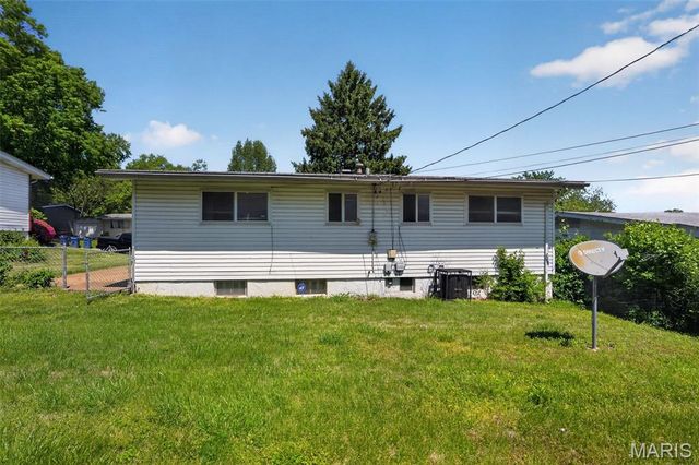 1736 Keelen Drive, St Louis, MO 63136