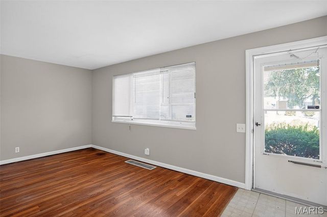 1736 Keelen Drive, St Louis, MO 63136