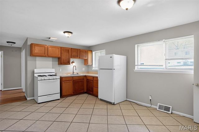 1736 Keelen Drive, St Louis, MO 63136