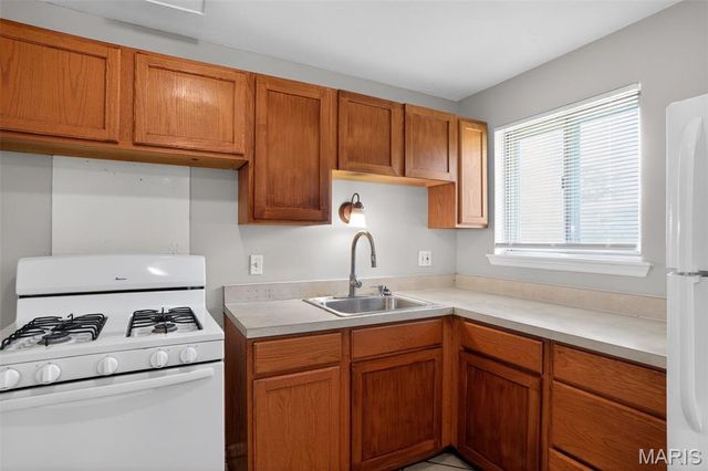 1736 Keelen Drive, St Louis, MO 63136