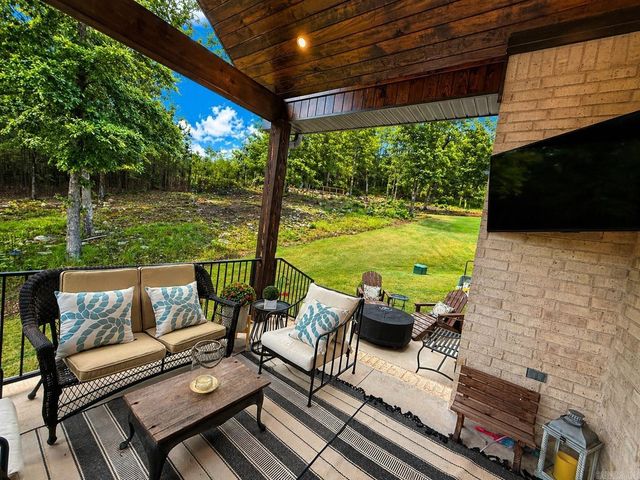 19016 Waterview Meadow Lane, Roland, AR 72135