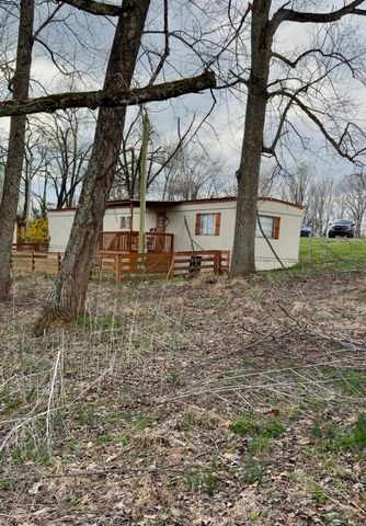 10974 Galen Rd, Lafayette, TN 37083