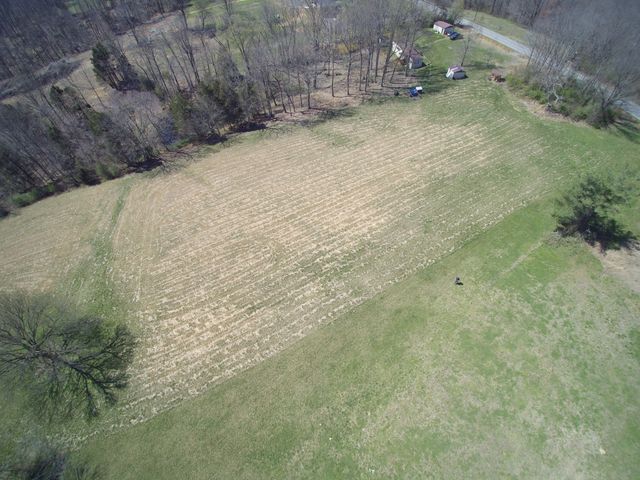 10974 Galen Rd, Lafayette, TN 37083