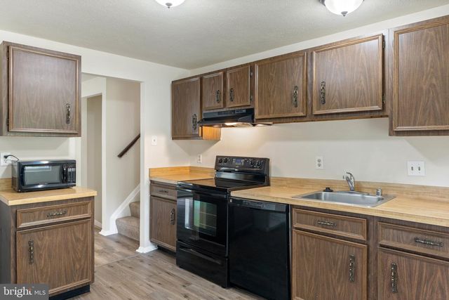 2516 TABOR CT, Woodbridge, VA 22191