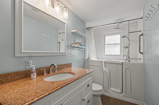 10 Wentworth Street, Nashua, NH 03060