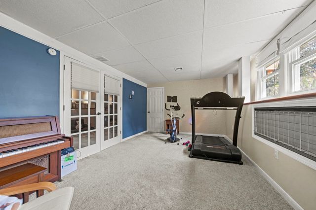 10 Wentworth Street, Nashua, NH 03060