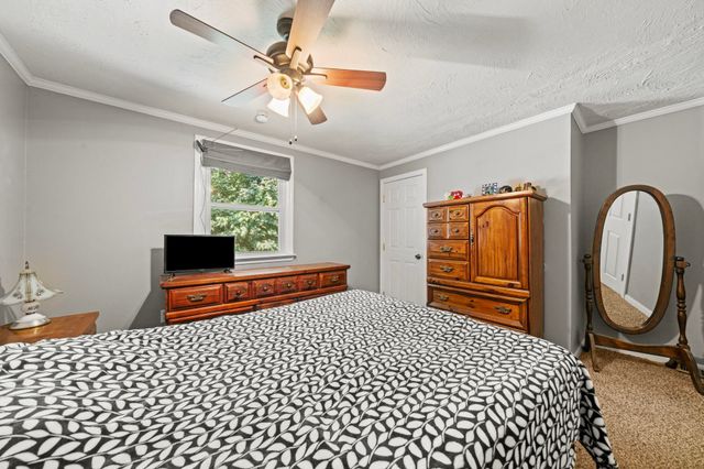 10 Wentworth Street, Nashua, NH 03060