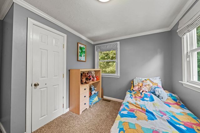 10 Wentworth Street, Nashua, NH 03060