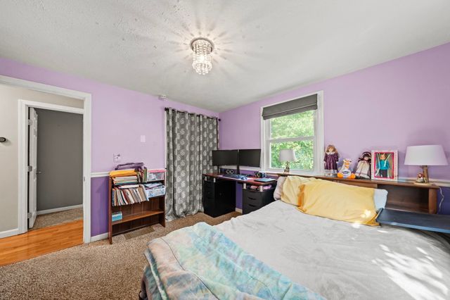 10 Wentworth Street, Nashua, NH 03060