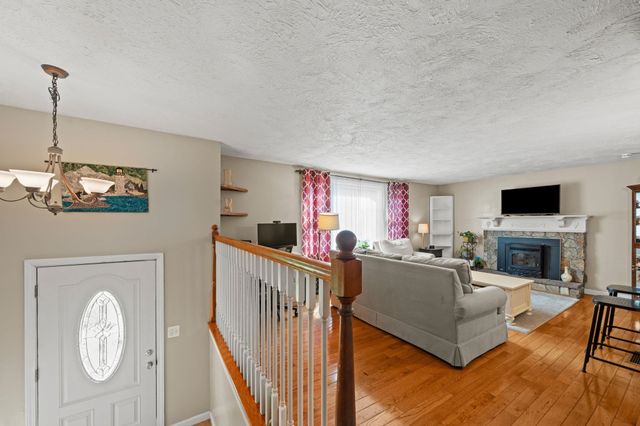 10 Wentworth Street, Nashua, NH 03060