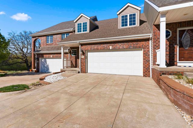 1108 Oaktree Place, Manhattan, KS 66503