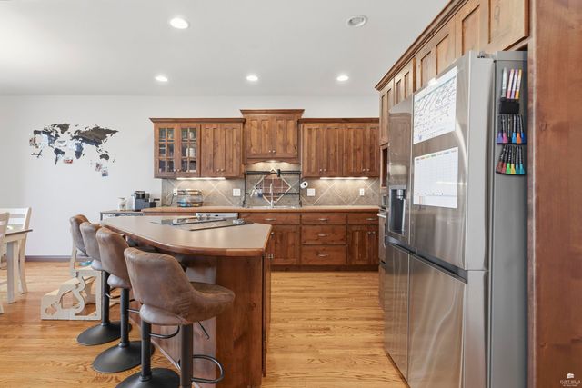 1108 Oaktree Place, Manhattan, KS 66503