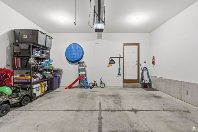 1108 Oaktree Place, Manhattan, KS 66503