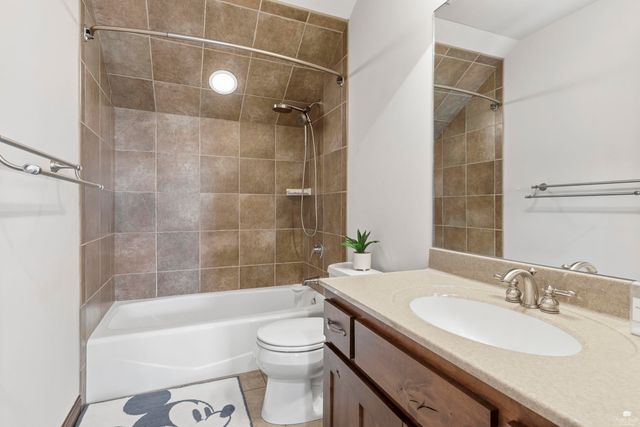 1108 Oaktree Place, Manhattan, KS 66503