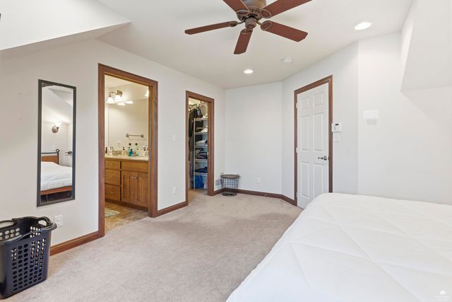 1108 Oaktree Place, Manhattan, KS 66503