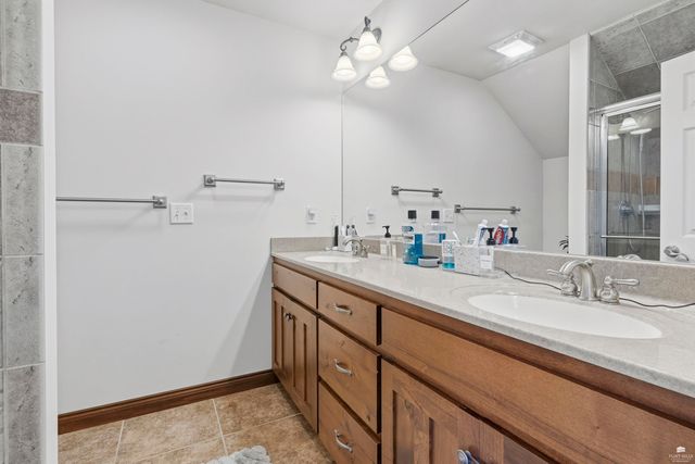 1108 Oaktree Place, Manhattan, KS 66503