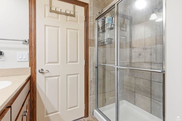 1108 Oaktree Place, Manhattan, KS 66503