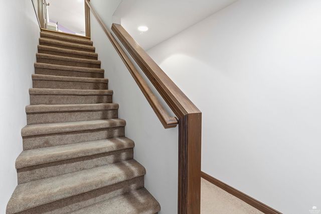 1108 Oaktree Place, Manhattan, KS 66503